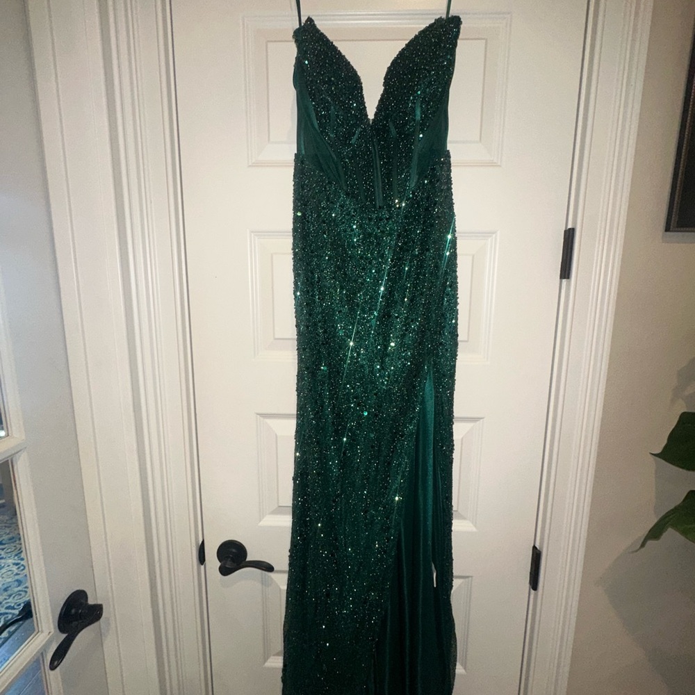 Elegant Green Sequin Prom Dress
